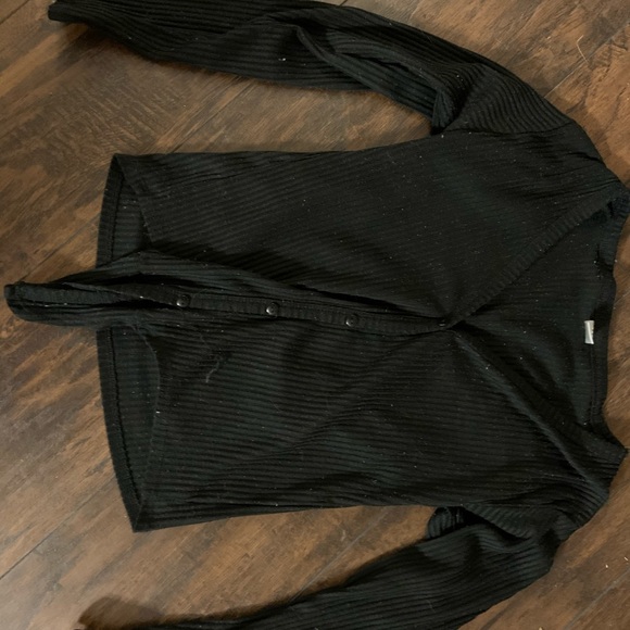 Black long sleeved - Picture 2 of 4